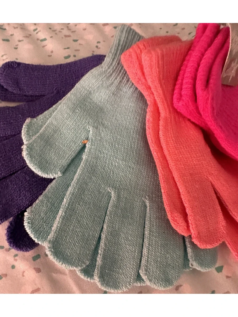 Kids 4 Pairs Winter Gloves 🧤 Bright Colors Warm Soft Cozy Winter Gloves